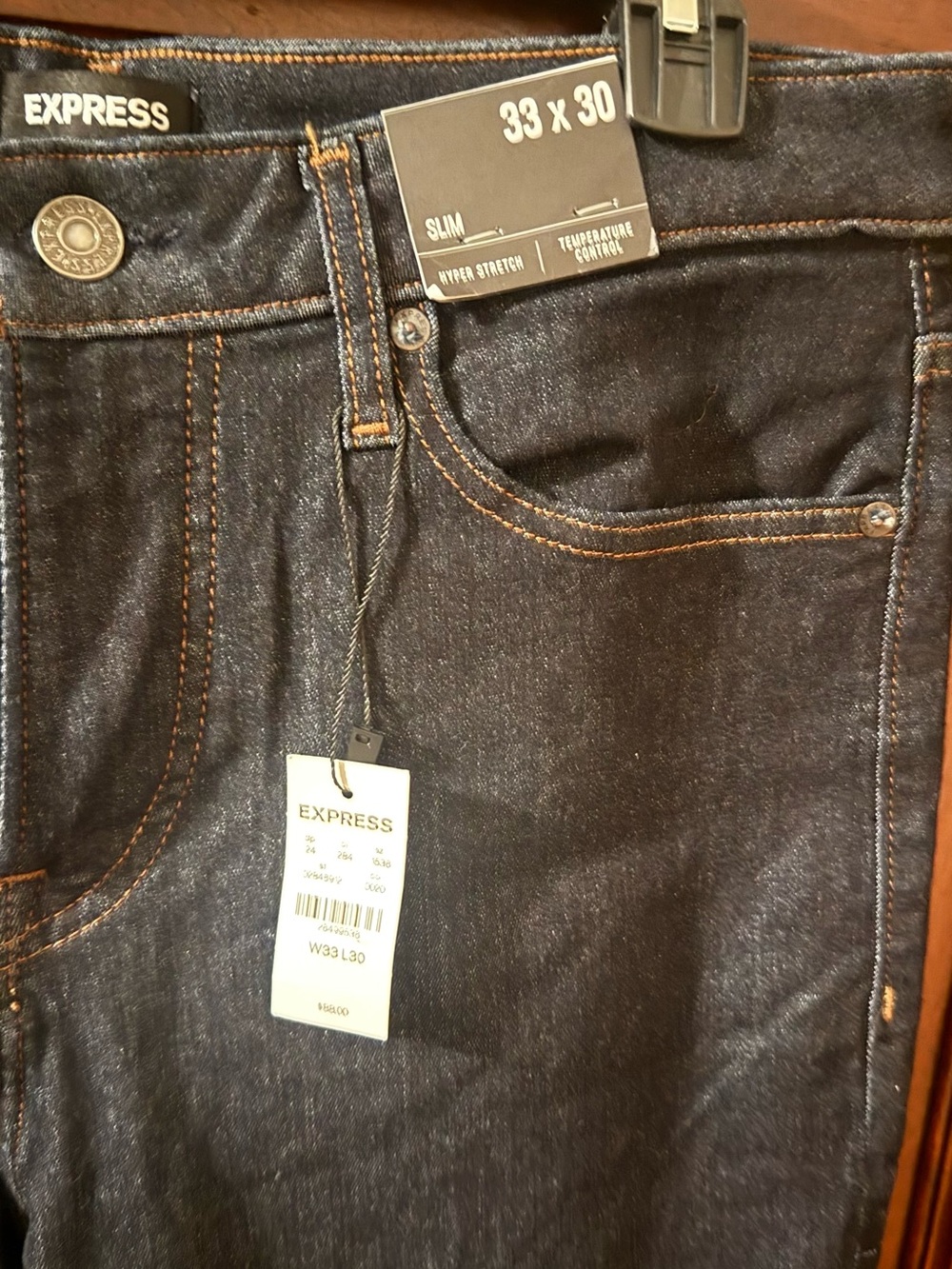 Express Slim Men's Jeans in Dark Indigo with Contrast Stitching